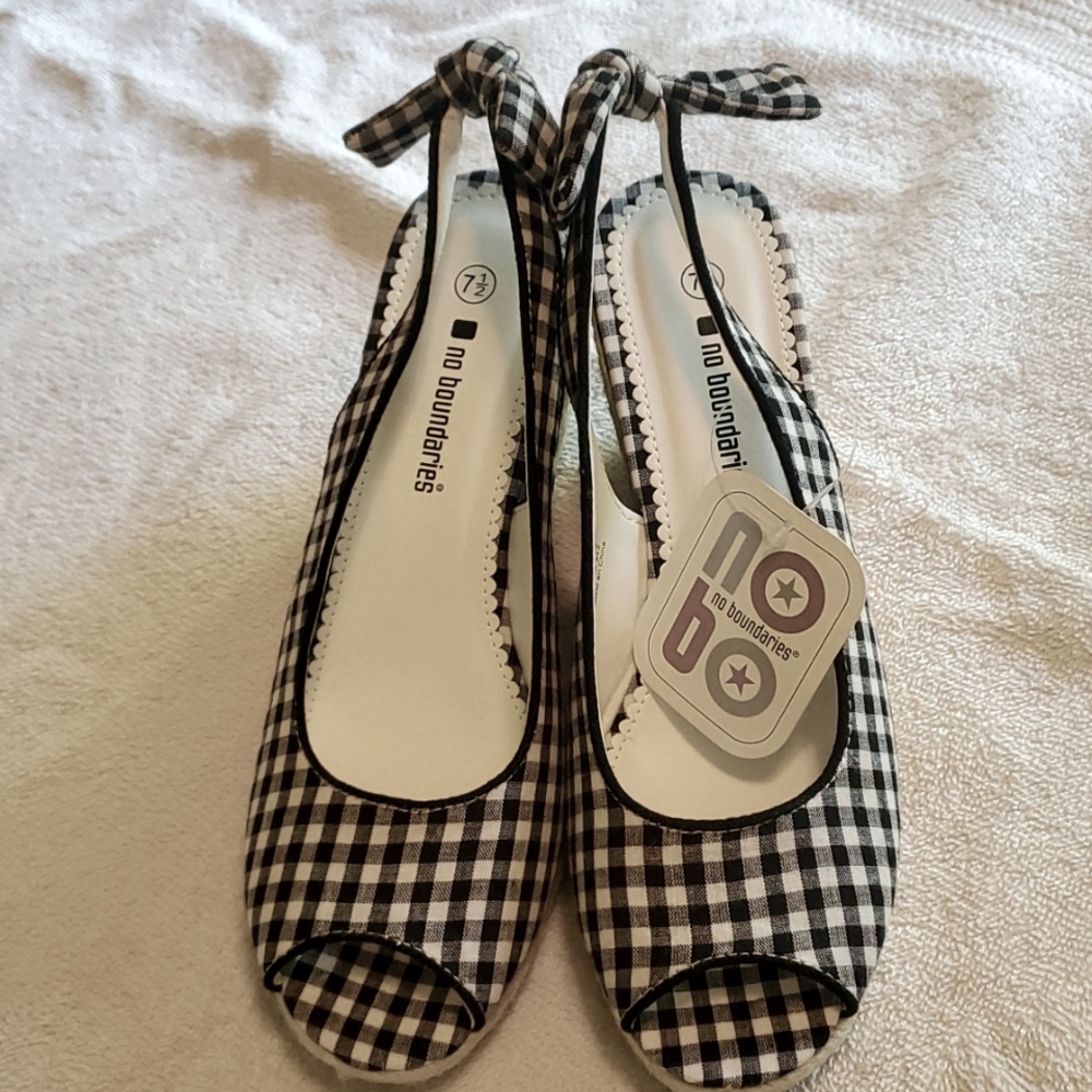 No Boundaries Fabric Upper, 3 inch wedge. Black and white checkered. New